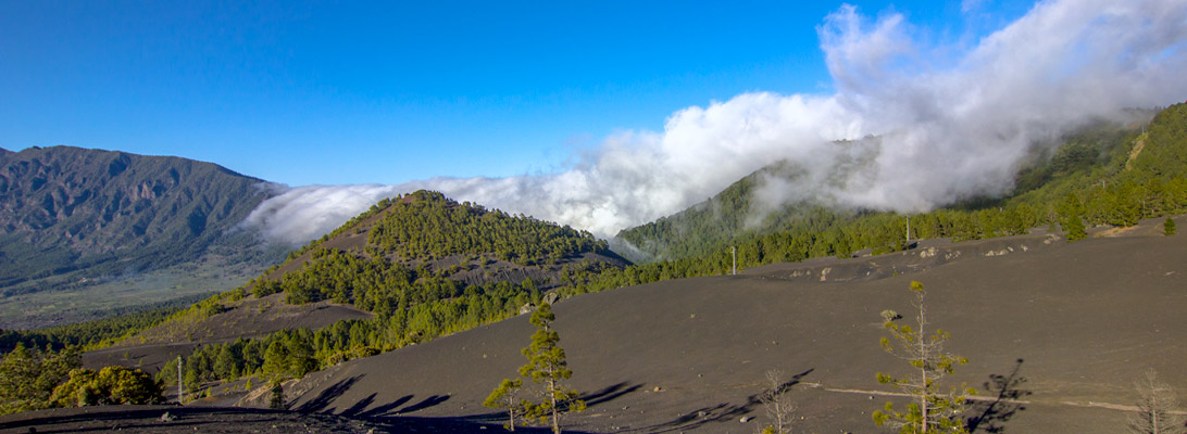 The Llanos de Jable overlooking the clouds above the Cumbre